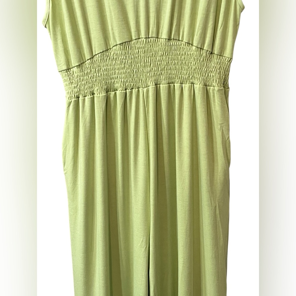 NWT Zaful Light Green Sleeveless Wide Leg Jumpsuit w/Smocked Waist - L - Picture 5 of 10